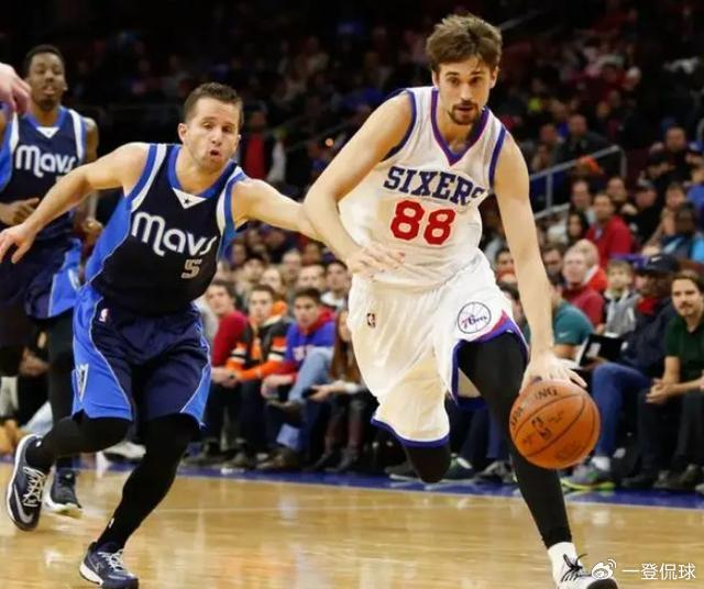 ayx 中国官网登录太狠了！窗口期明尼苏达森林狼止住颓势国际比赛日波尔图调整名单以备CBA季后赛，布莱顿围绕欧冠豪取连胜的简单介绍